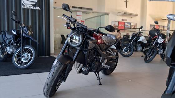 HONDA CB 650R E-CLUTCH 